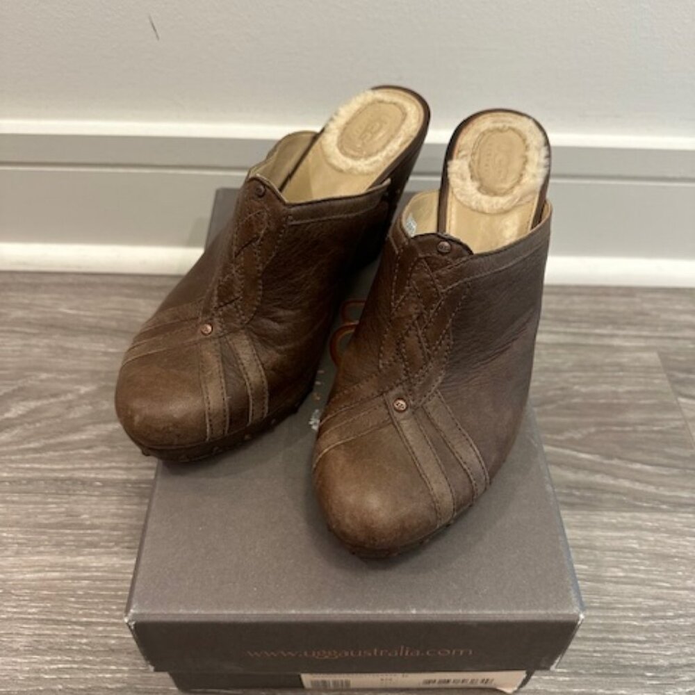 Ugg Abigail Sheepskin Leather Studded Wedge Mule Clogs Brown Sz 8.5